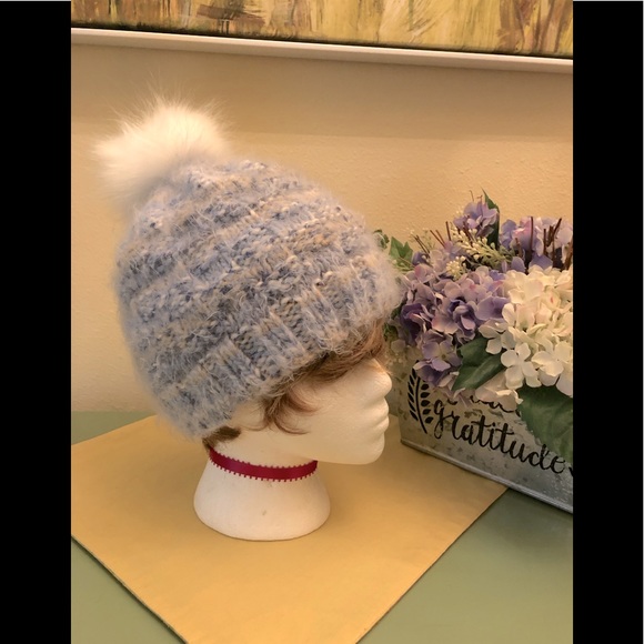 HAND MADE Knitted angle hair beanie hat with faux fur pom pom - Picture 1 of 2